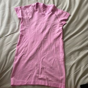 Lululemon Swiftly Tech Short Sleeve Pink size 4